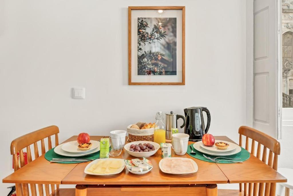 Host Wise - Lovely Shinny Flats With Balcony - Clerigos 포르투 외부 사진