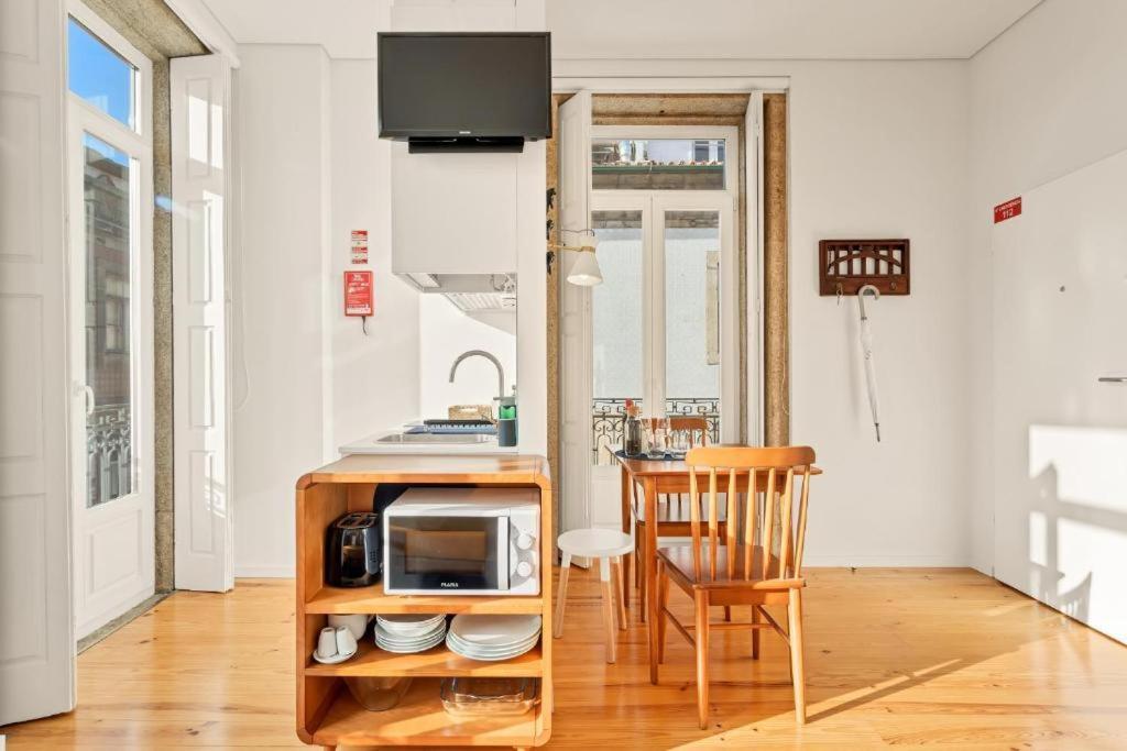 Host Wise - Lovely Shinny Flats With Balcony - Clerigos 포르투 외부 사진