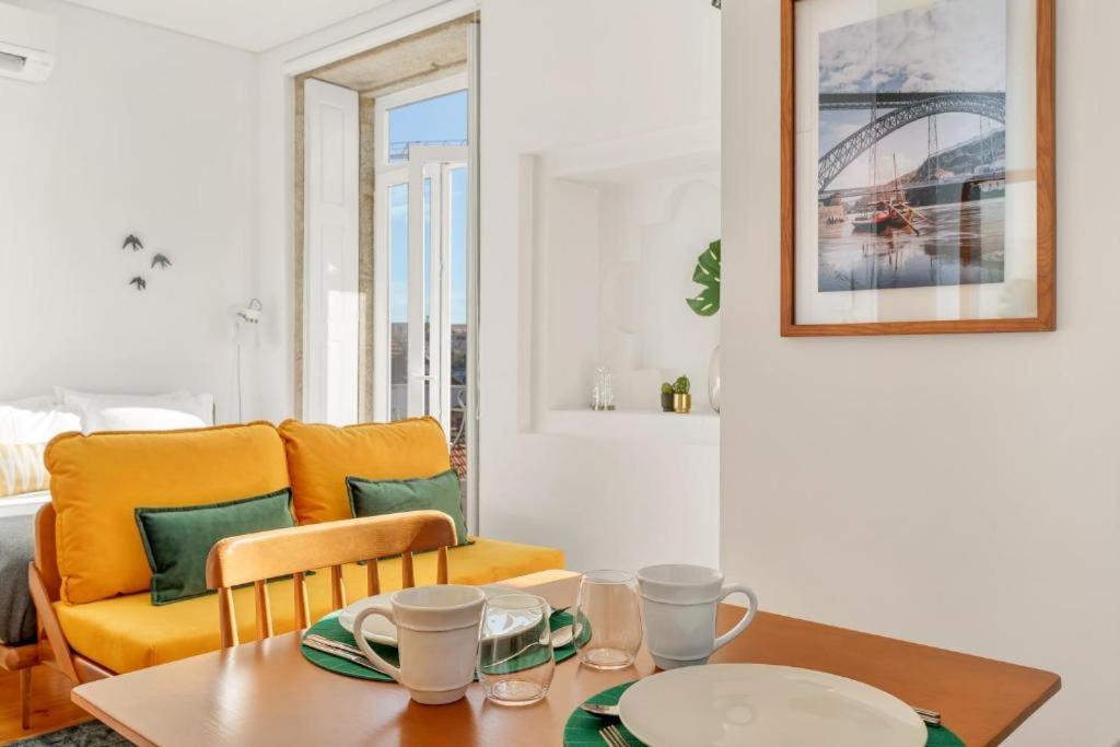 Host Wise - Lovely Shinny Flats With Balcony - Clerigos 포르투 외부 사진