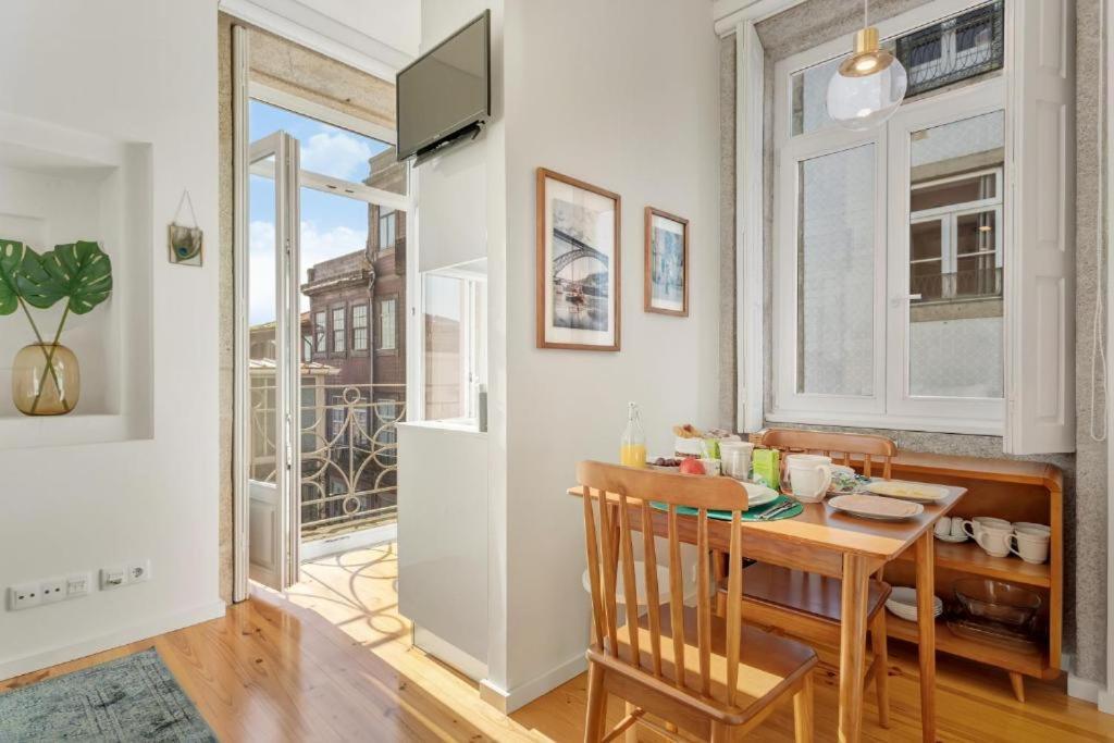 Host Wise - Lovely Shinny Flats With Balcony - Clerigos 포르투 외부 사진