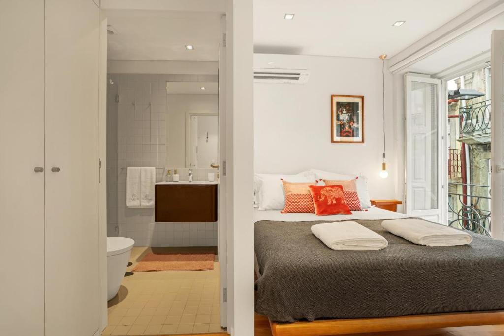 Host Wise - Lovely Shinny Flats With Balcony - Clerigos 포르투 외부 사진