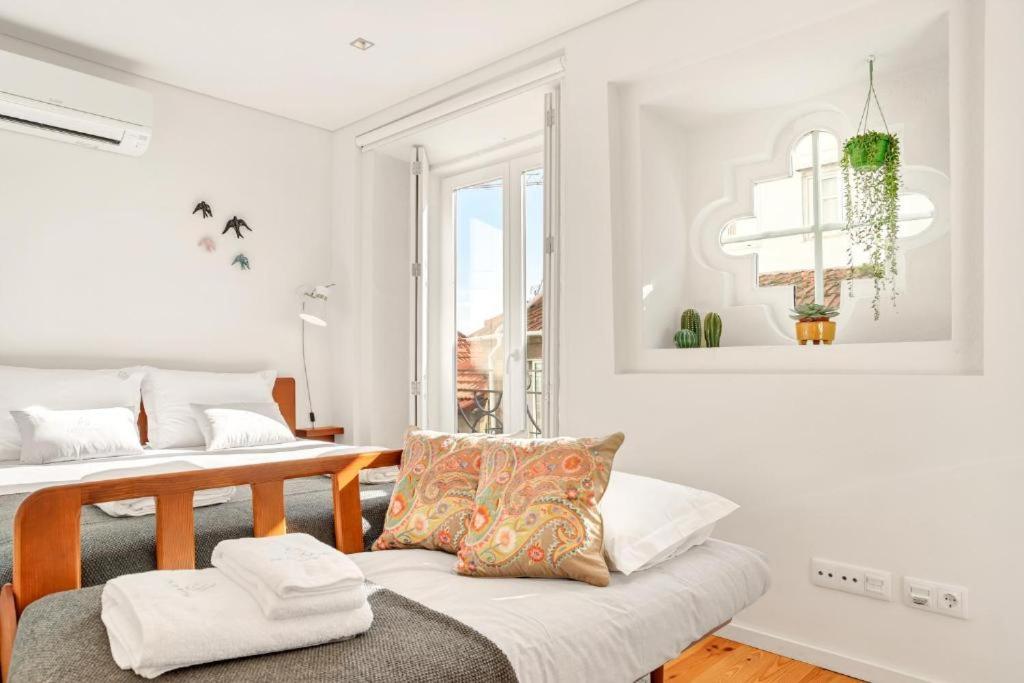 Host Wise - Lovely Shinny Flats With Balcony - Clerigos 포르투 객실 사진