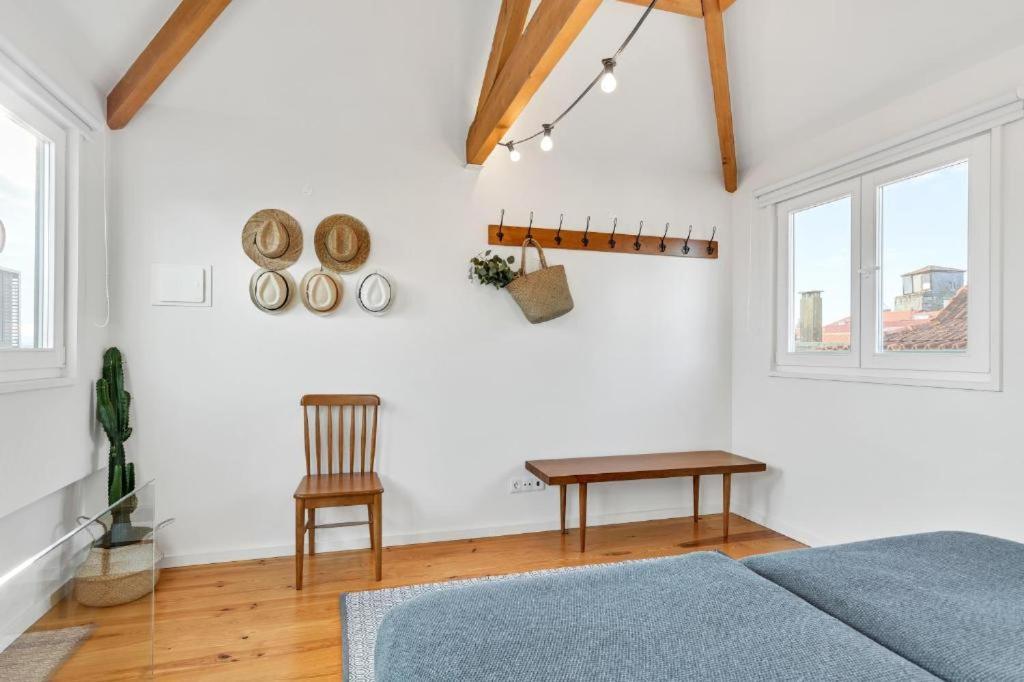 Host Wise - Lovely Shinny Flats With Balcony - Clerigos 포르투 객실 사진